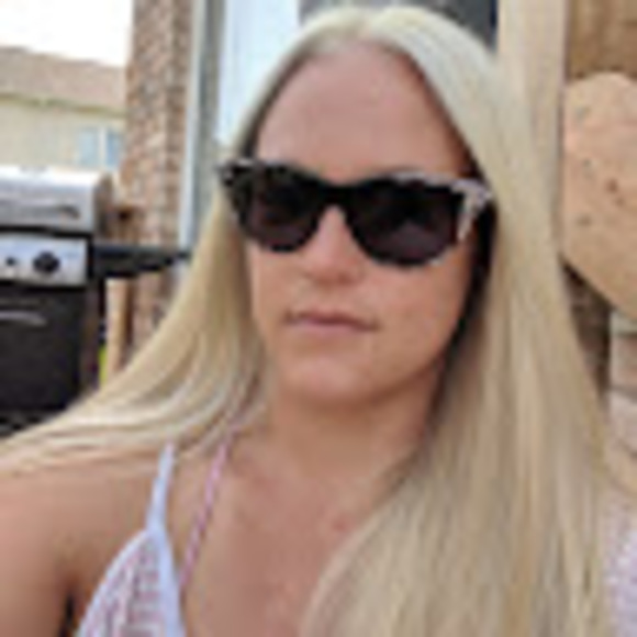 Meet your Posher, Amanda - Picture 1 of 1